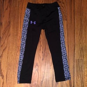 Girl’s size 4 under armour capris